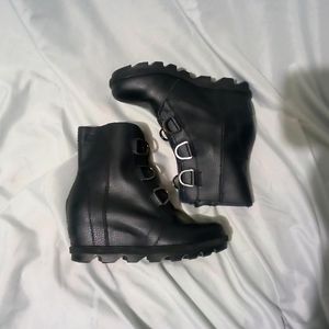 'Sorel' ladies wedged booties